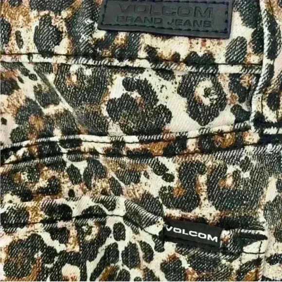 Volcom cheetah animal print white black Skinny High Rise jeans - Picture 6 of 6